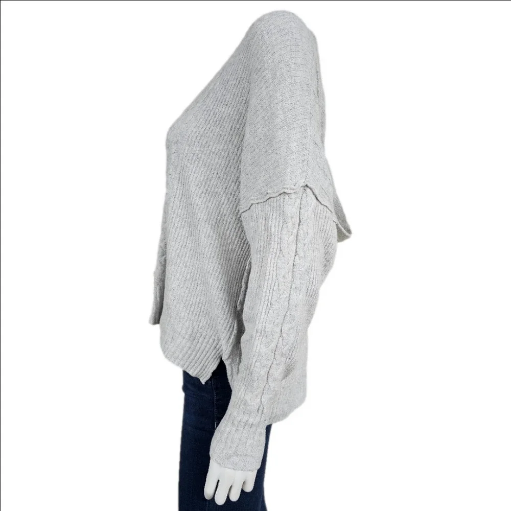 Yet Again Hooded Long Sleeve V-Neck Oversized Sweater Size XS Fits Like XL